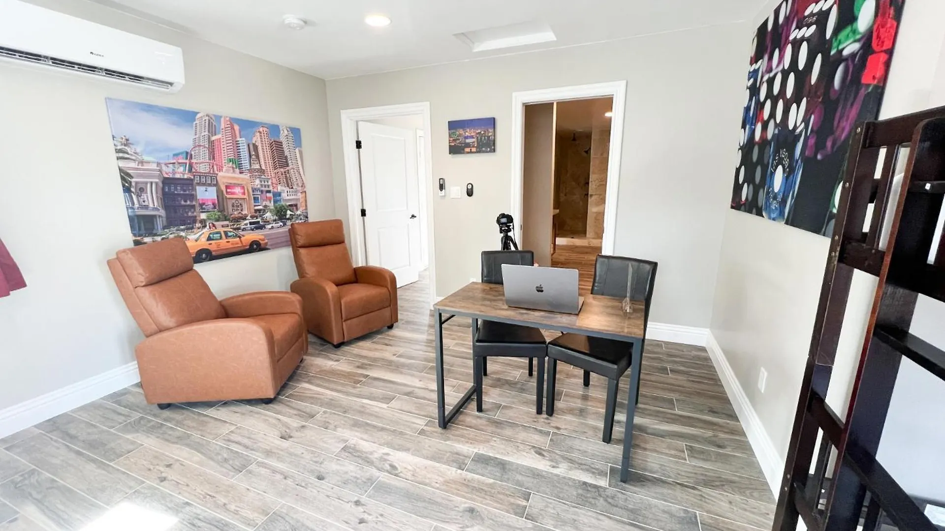 Hébergement de vacances Lux Private Home - Pool, Billiards, 8 Smart Tvs, Board Games, Cotton Bedding - The Stone Sanctuary At Mccullough Hills Trailhead Las Vegas