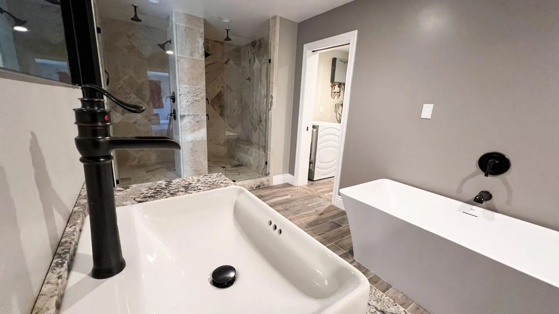 Lux Private Home - Pool, Billiards, 8 Smart Tvs, Board Games, Cotton Bedding - The Stone Sanctuary At Mccullough Hills Trailhead Las Vegas 0*,